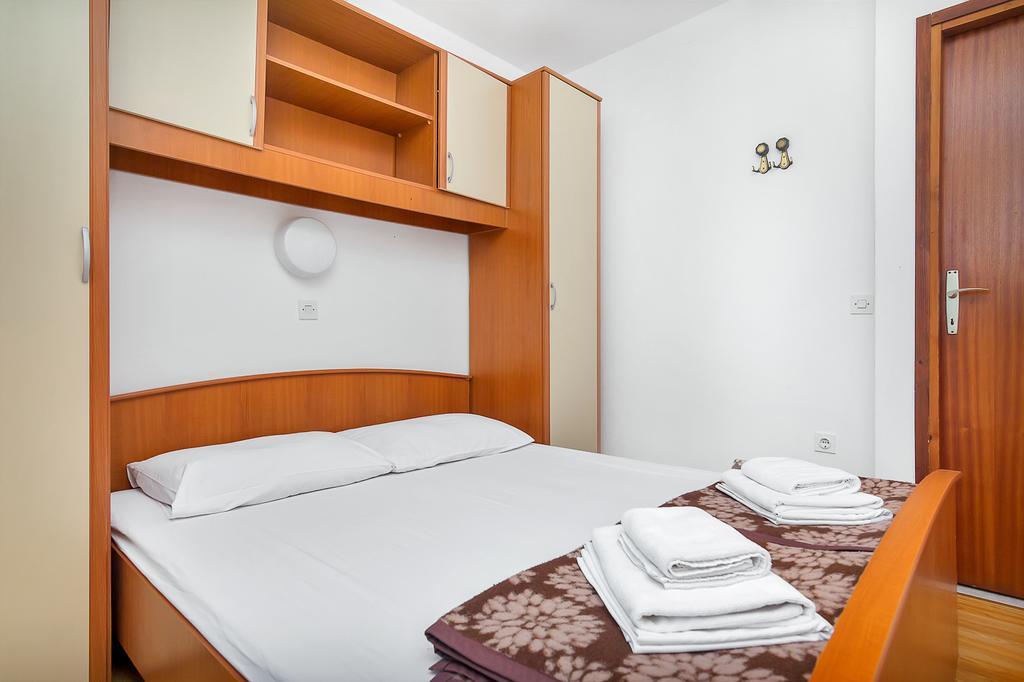 Apartmani Cico Gdinj Exterior photo